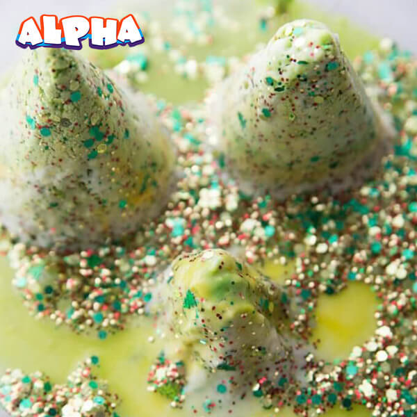 Alpha science classroom：A science experiment for kids with a Bubbling Christmas tree